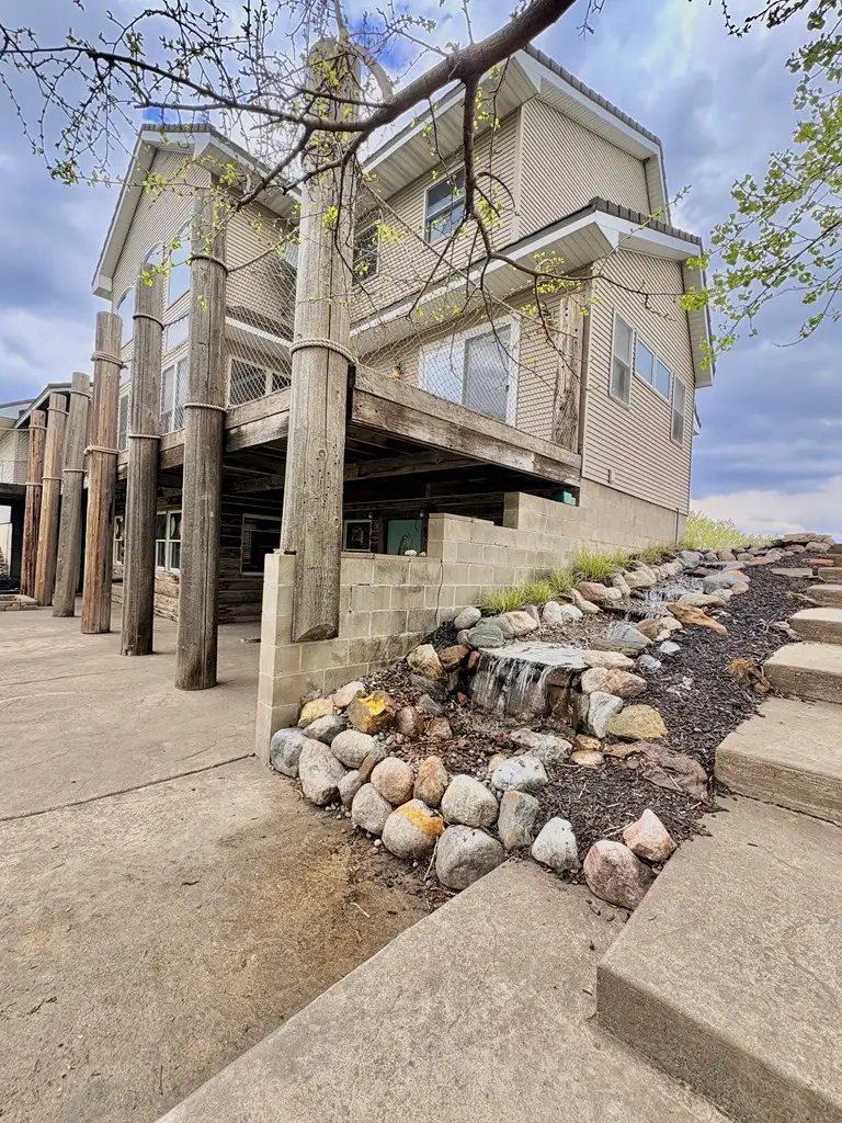 2096 175th St, Fort Dodge, IA 50501 - #3