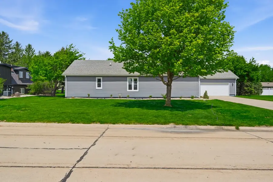 1611 Grand St, Webster City, IA 50595 - #2