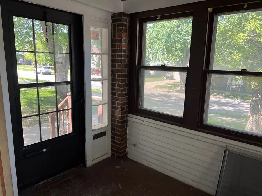 907 S 15th St, Fort Dodge, IA 50501 - #3