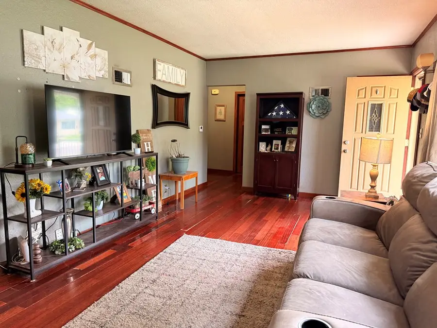 1669 N 25th St, Fort Dodge, IA 50501 - #3