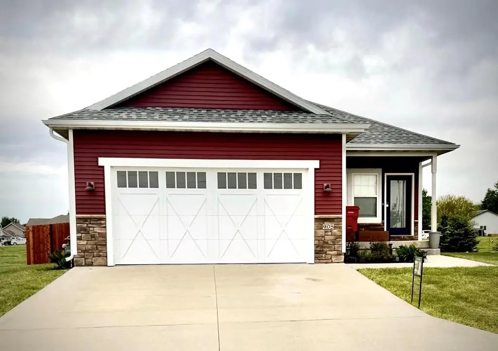 905 Lewis Dr, Webster City, IA 50595 - #1