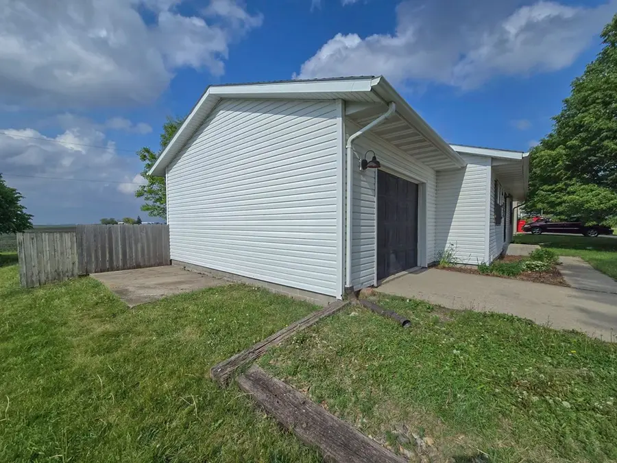 106 2nd Ave Ne, Badger, IA 50516 - #2