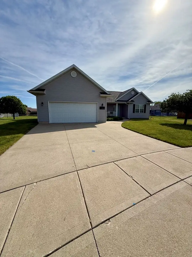 2526 Hickory Cir, Fort Dodge, IA 50501 - #2