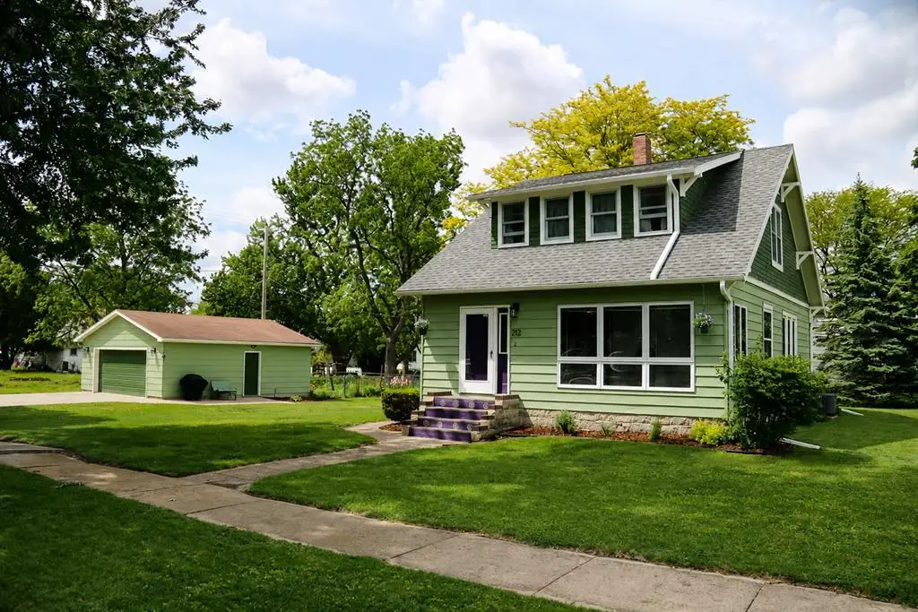 212 E 2nd St, Harcourt, IA 50544 - #1