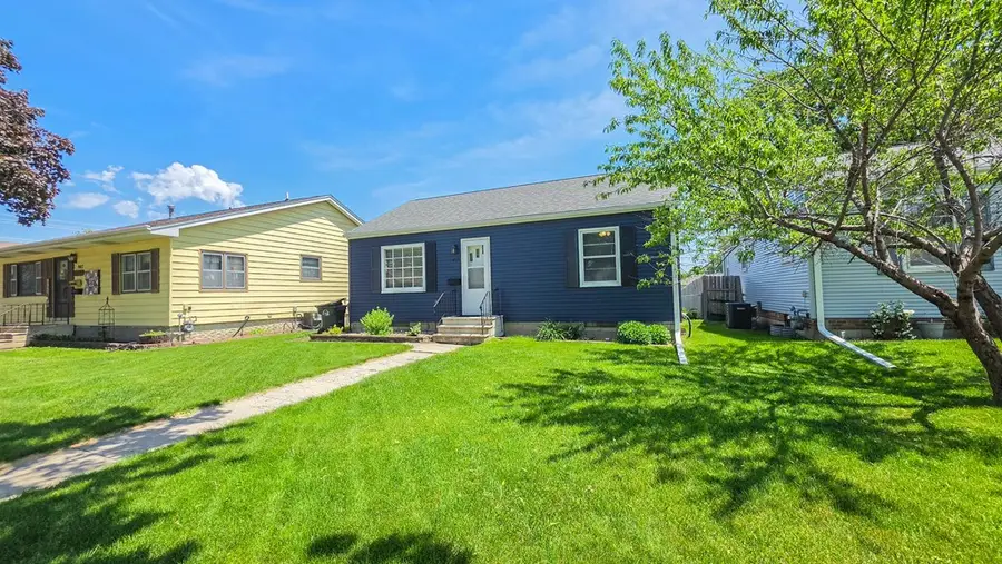 919 S 21st St, Fort Dodge, IA 50501 - #2