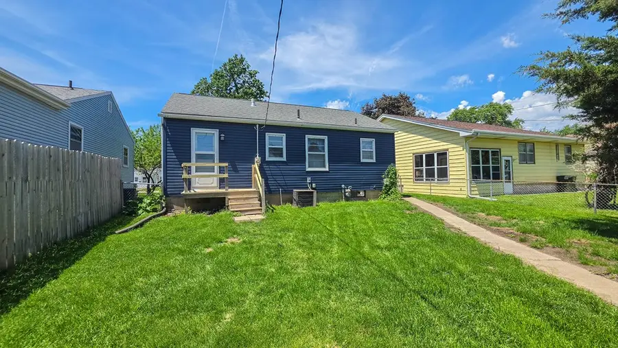 919 S 21st St, Fort Dodge, IA 50501 - #3