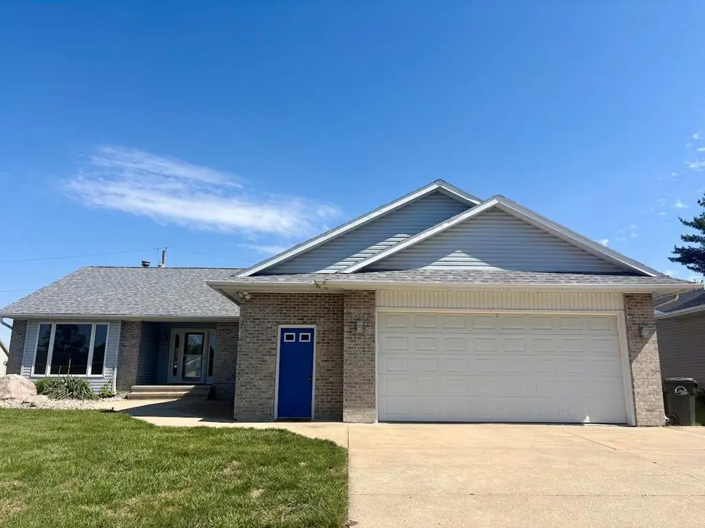 3010 21st Ave N, Fort Dodge, IA 50501 - #1