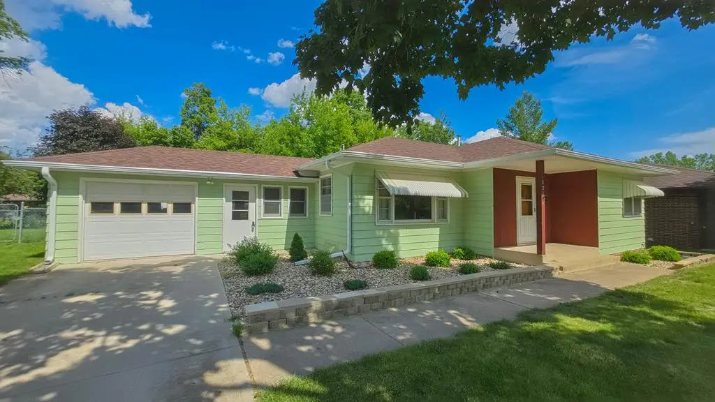 1231 N 8th St, Fort Dodge, IA 50501 - #1