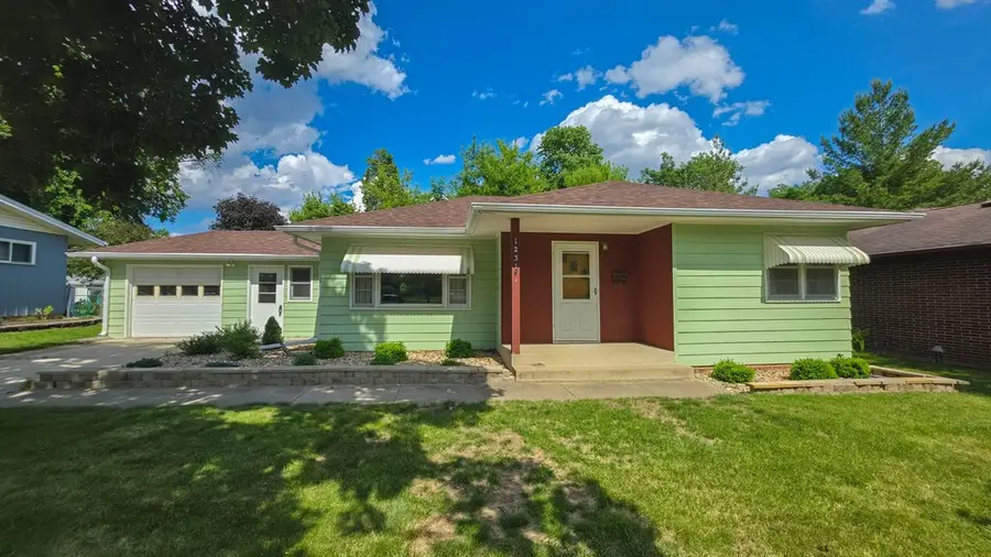 1231 N 8th St, Fort Dodge, IA 50501 - #2