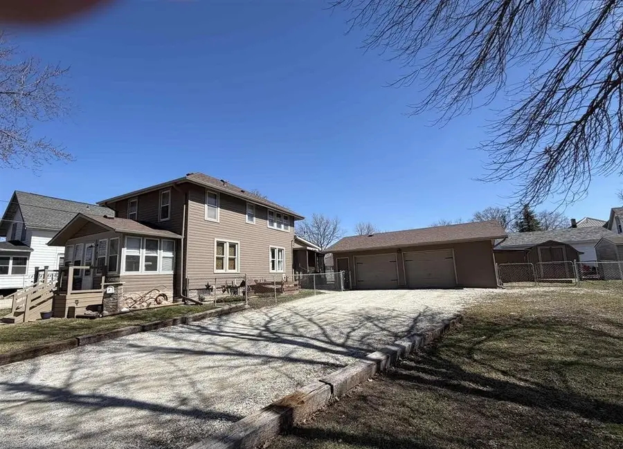 107 10th St N, Humboldt, IA 50548 - #2