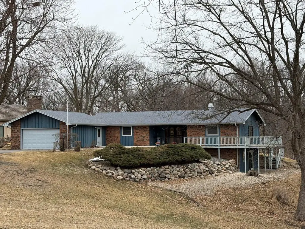 915 11th St Sw, Humboldt, IA 50548 - #1