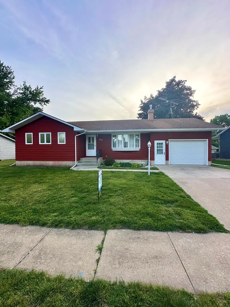 2722 North 13th Place, Fort Dodge, IA 50501 - #1