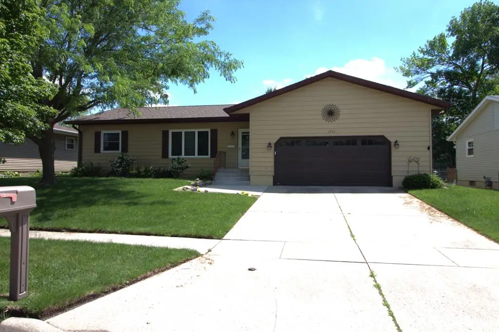 2937 22nd Ave N, Fort Dodge, IA 50501 - #1