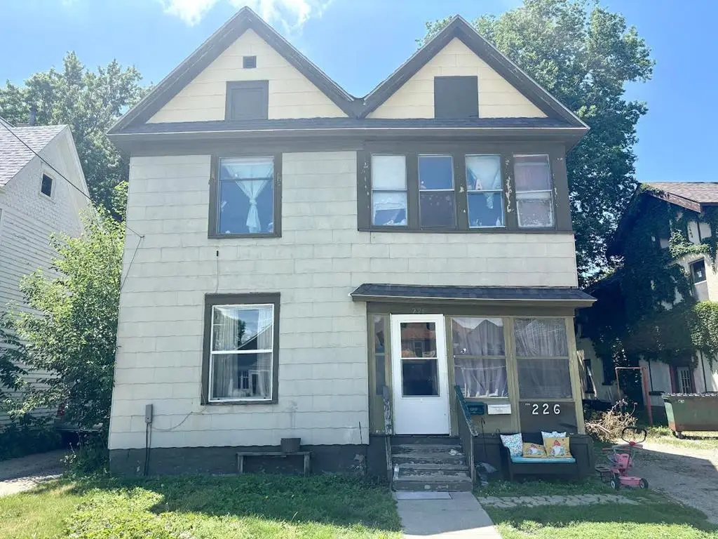 226 N 13th St, Fort Dodge, IA 50501 - #1