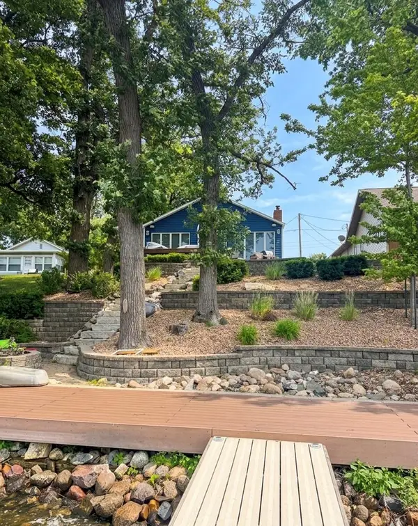6271 Twin Lakes Rd, Manson, IA 50563