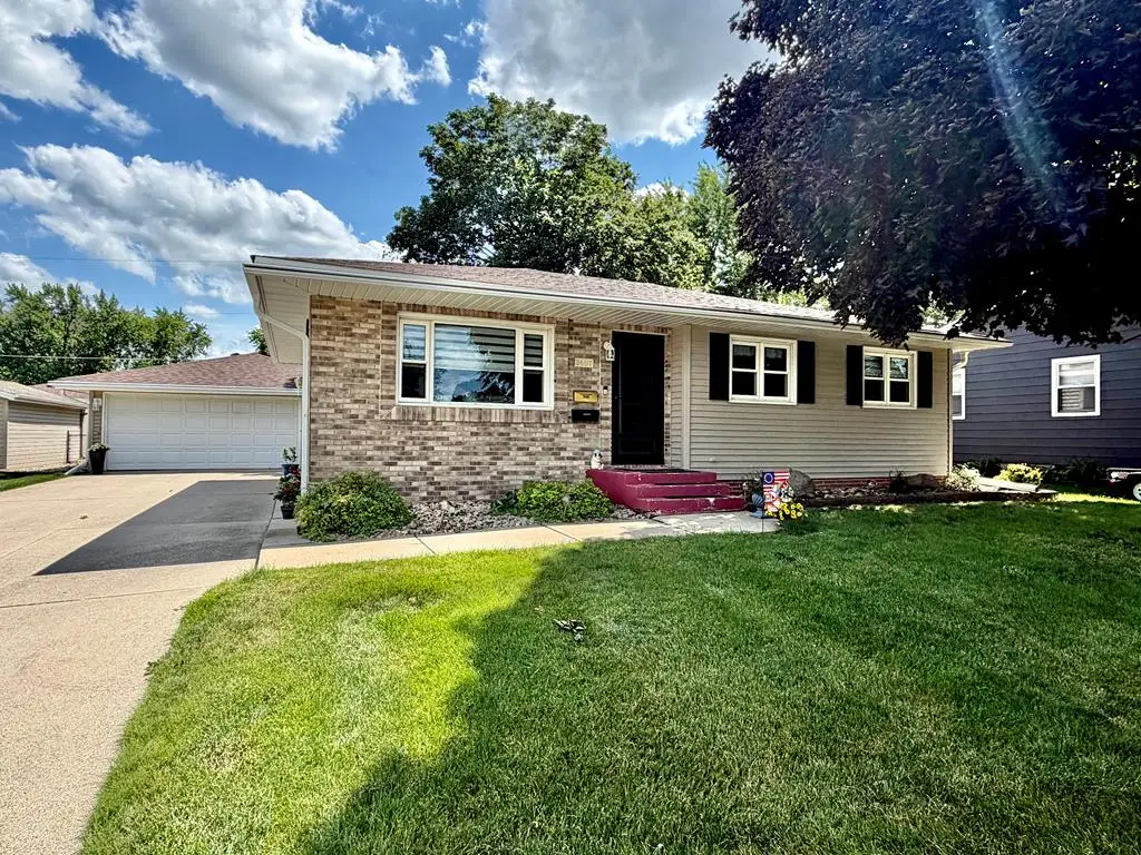 2607 20th Ave N, Fort Dodge, IA 50501 - #1