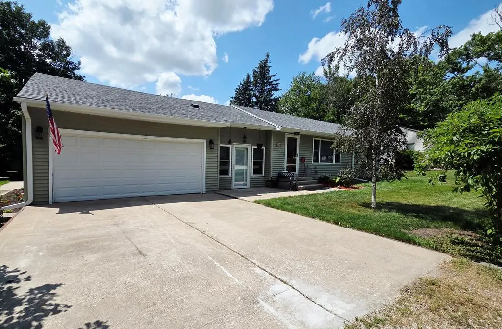 334 2nd St Se, Badger, IA 50516 - #1