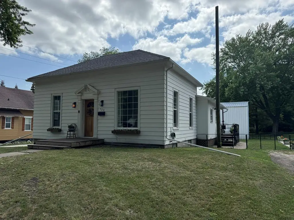 520 8th St, Rockwell City, IA 50579 - #1