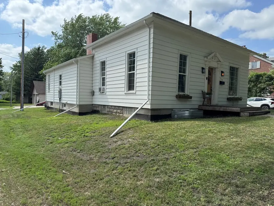520 8th St, Rockwell City, IA 50579 - #2