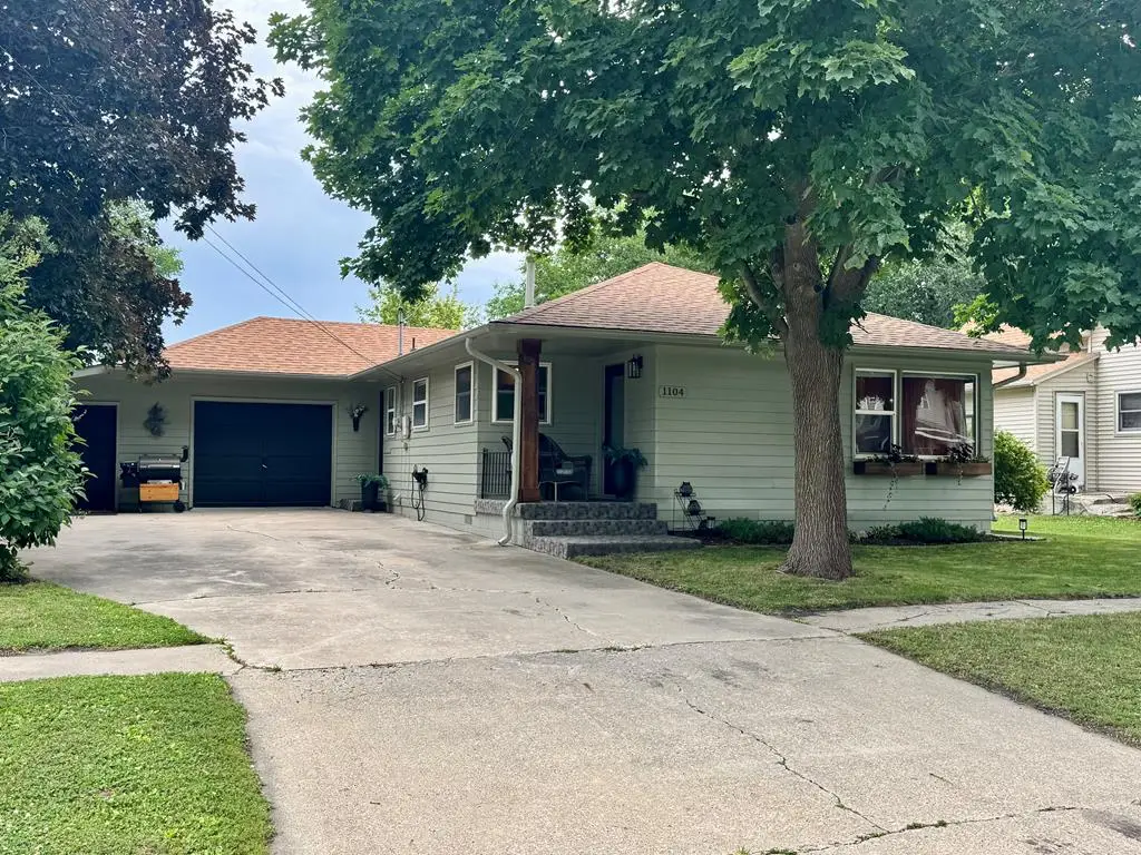 1104 8th Ave, Manson, IA 50563 - #1