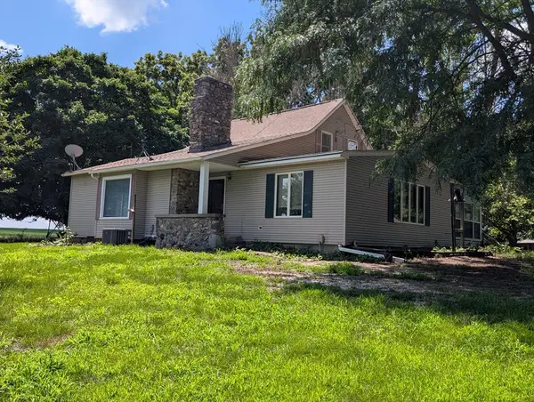 1239 Hawaii Ave, Bode, IA 50519