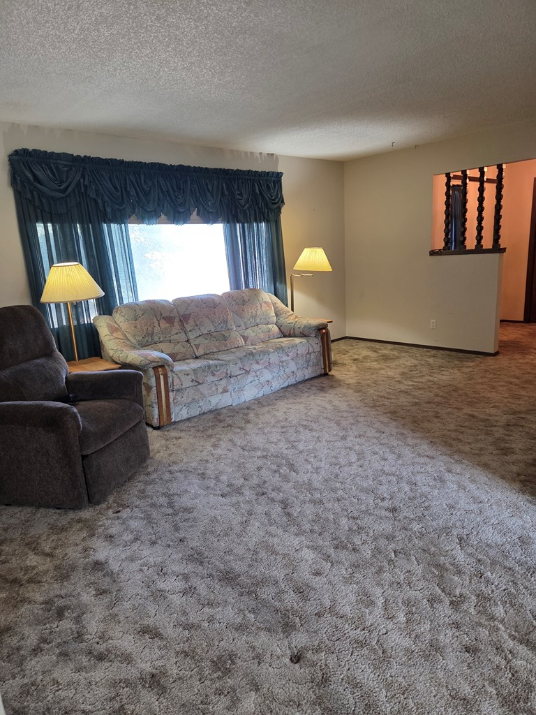 215 N 3rd St, Rockwell City, IA 50579 - #3