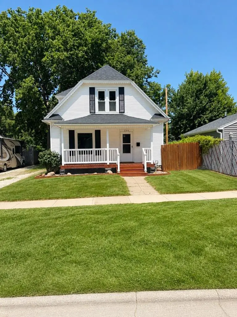 230 Ave B, Fort Dodge, IA 50501 - #1