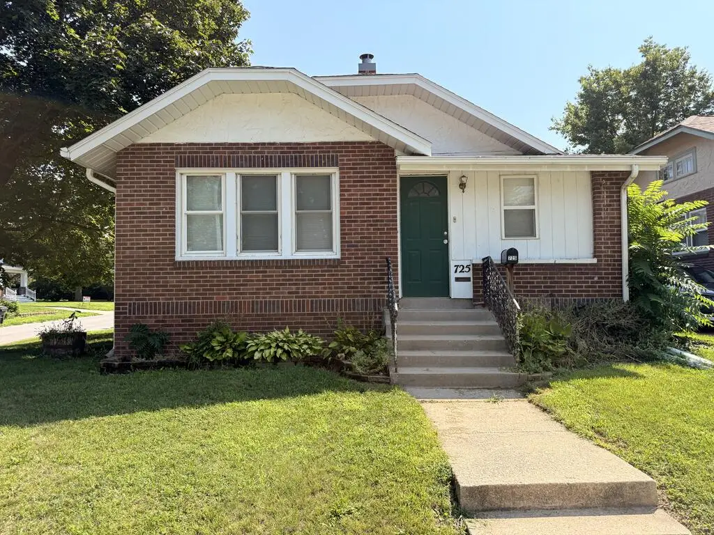 725 N 20th St, Fort Dodge, IA 50501 - #1