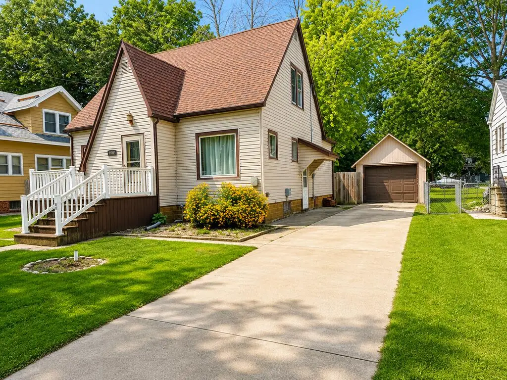 1608 Main St, Manson, IA 50563 - #1