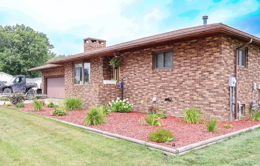 701 Ne 1st Street, Eagle Grove, IA 50533 - #2
