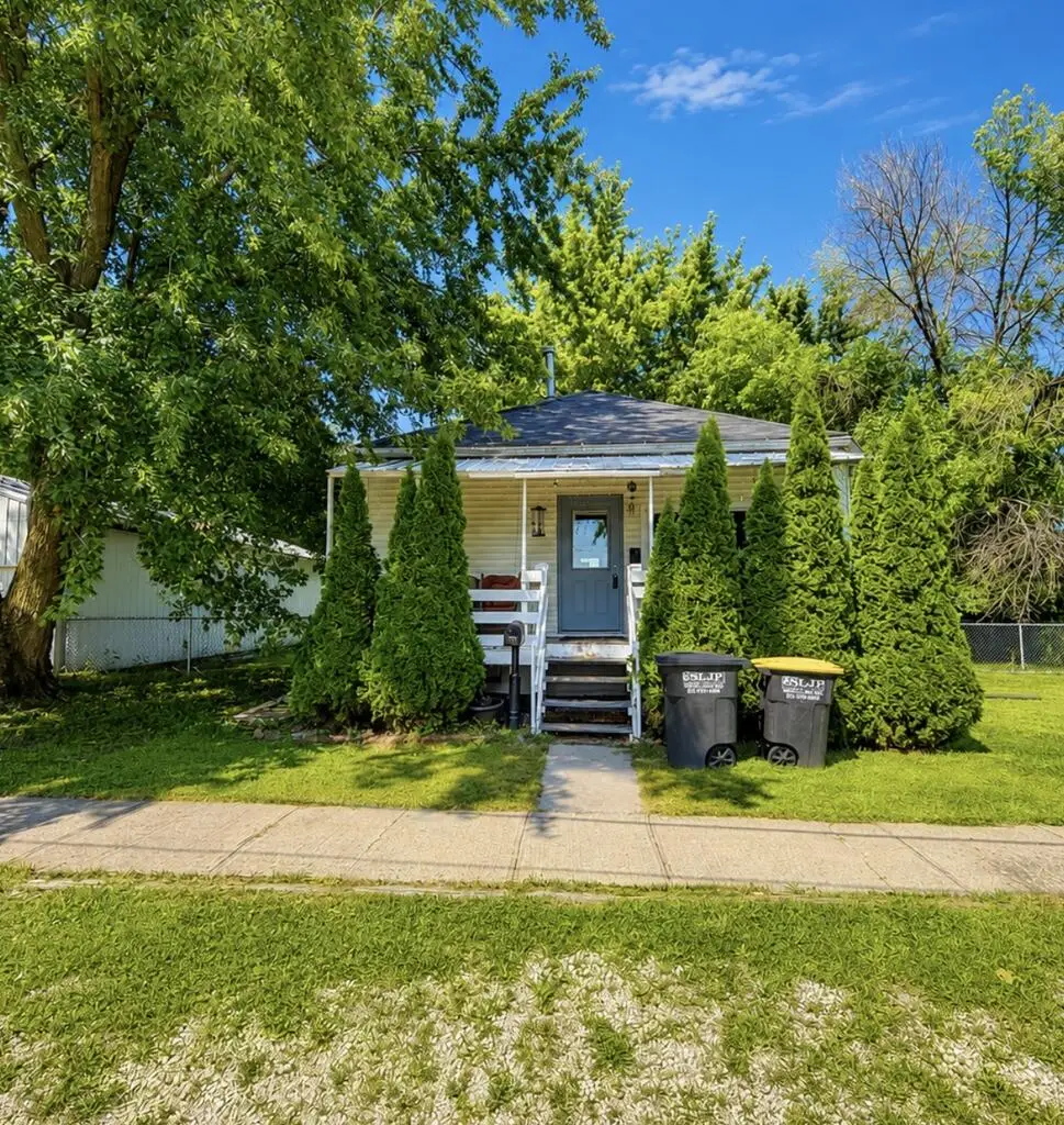 313 Ne 3rd St, Eagle Grove, IA 50533 - #1