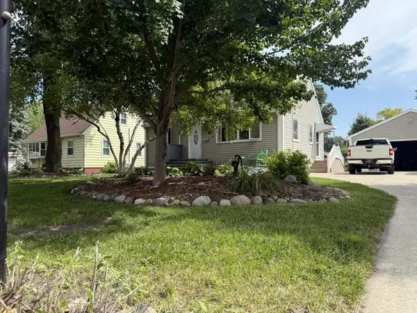 1127 Cooper Dr, Fort Dodge, IA 50501