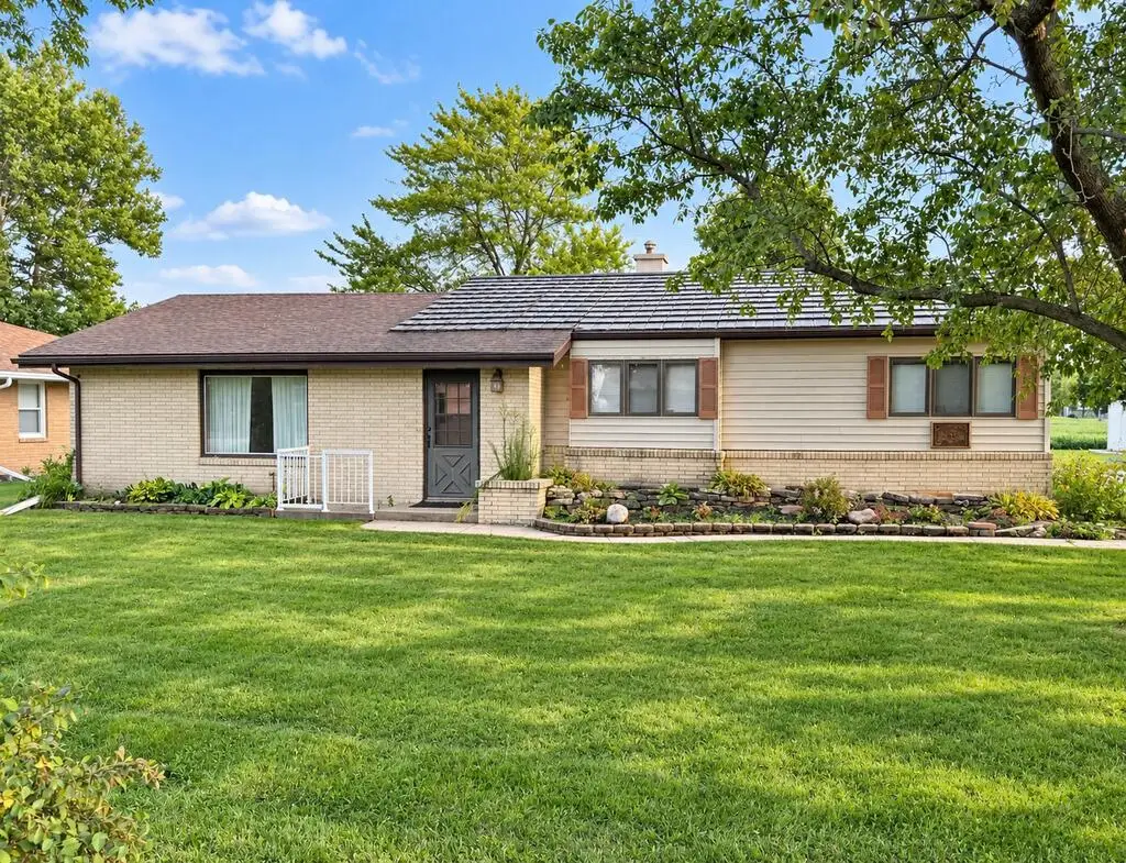 3213 5th Ave N, Fort Dodge, IA 50501 - #1