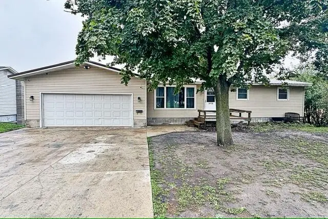 313 2nd St S, Humboldt, IA 50548 - #1
