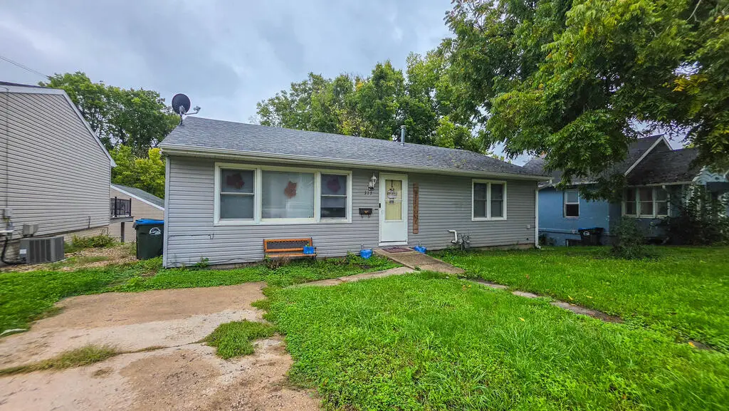 317 2nd St Nw, Fort Dodge, IA 50501 - #1