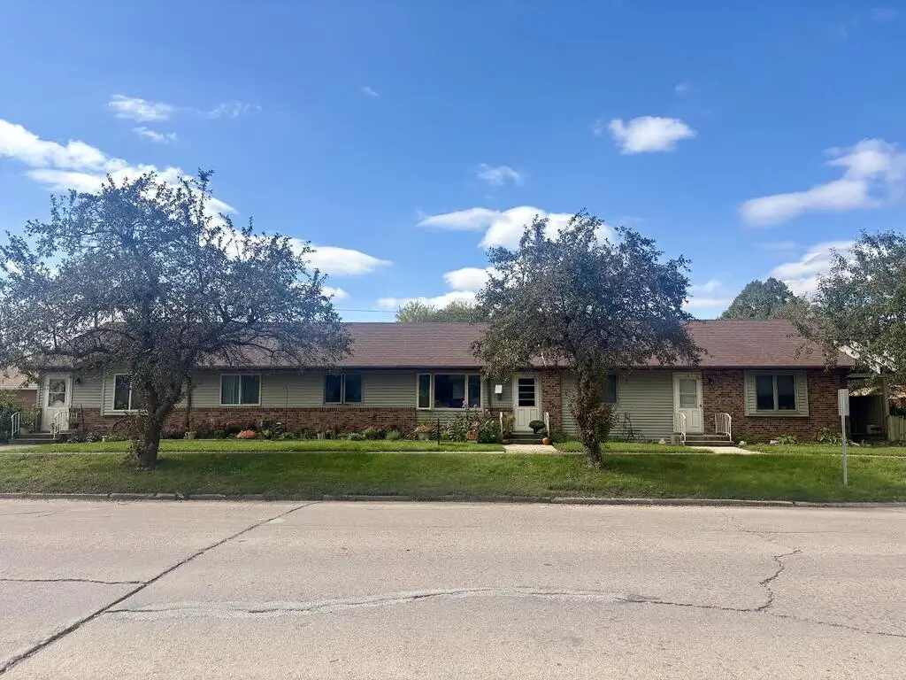 1122 Main St, Manson, IA 50563 - #1