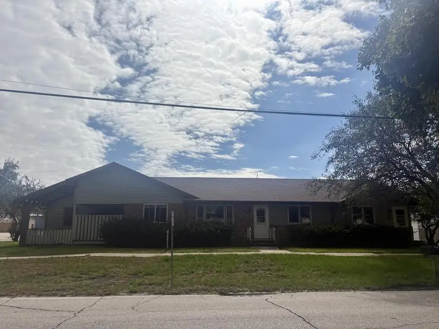 1122 Main St, Manson, IA 50563 - #2