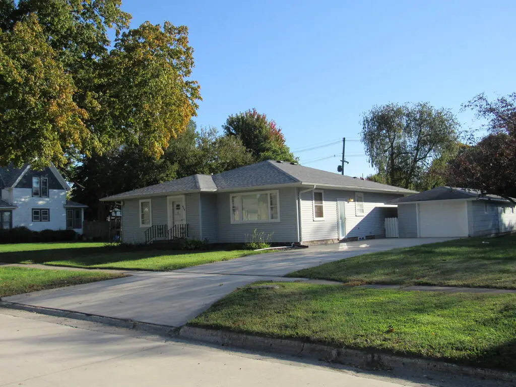 306 1st St Nw, Dayton, IA 50530 - #1