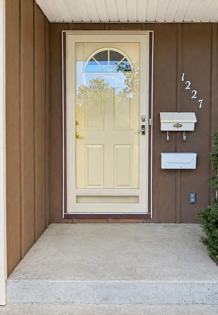 1227 North 24th Place, Fort Dodge, IA 50501 - #2