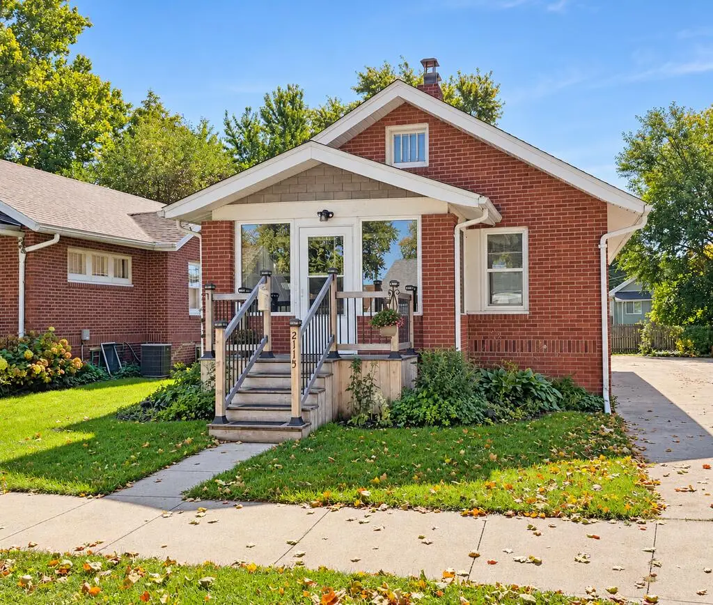 2115 7th Avenue North, Fort Dodge, IA 50501 - #1