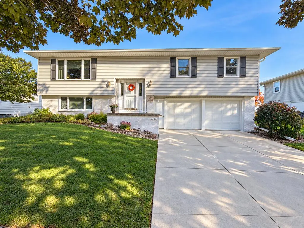 2740 22nd Avenue North, Fort Dodge, IA 50501 - #1