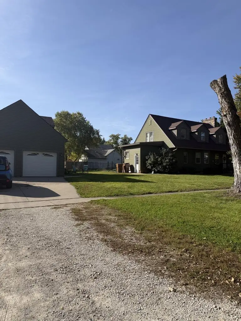705 Richmond St, Rockwell City, IA 50579 - #2