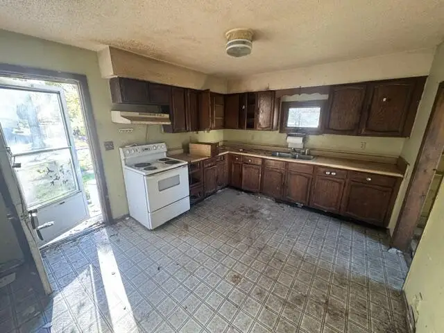 925 10th Ave Sw, Fort Dodge, IA 50501 - #2