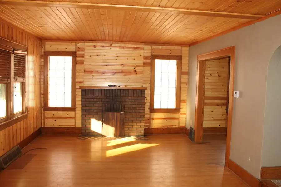 829 No 21st St, Fort Dodge, IA 50501 - #2