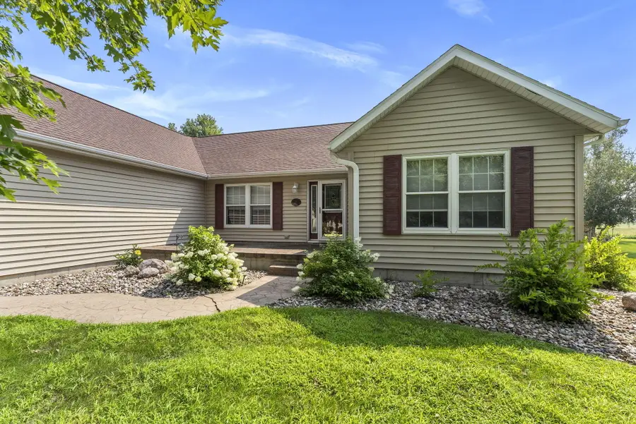 920 S 4th St, Wapello, IA 52653 - #3