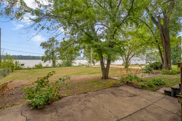 3391 Water St, Muscatine, IA 52761