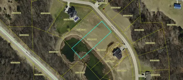 1528 Wildlife Dr, Blue Grass, IA 52726