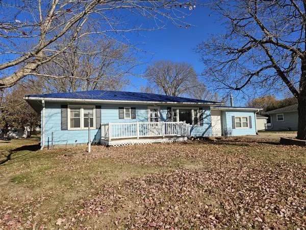 313 E 3rd St, Wilton, IA 52778