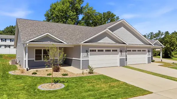 2106 Clarabeck Ln, Muscatine, IA 52761