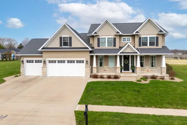 3120 Clermont Dr, Muscatine, IA 52761